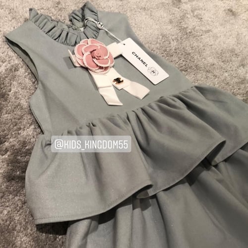 فستان شانيل تيفاني بلمعة بسيطة طبق مع البروش