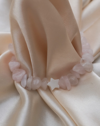 اسواره الحجر الوردي