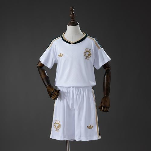 طقم منتخب السعودية ابيض ولادي 2026
