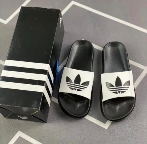 حذا ادايدس شبشب ابيض