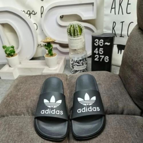 حذا ادايدس شبشب اسود