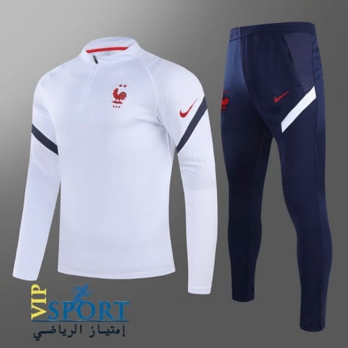 ترنج ليفربول مع السروال 2022