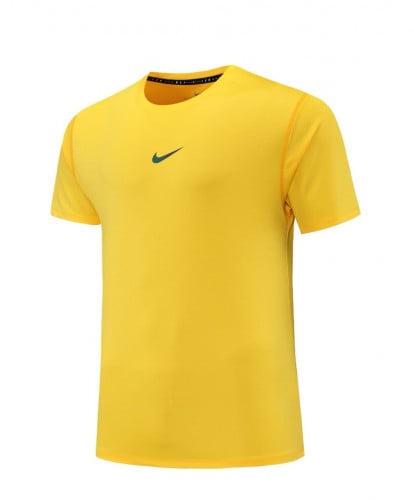 تشيرت نايك اصفر