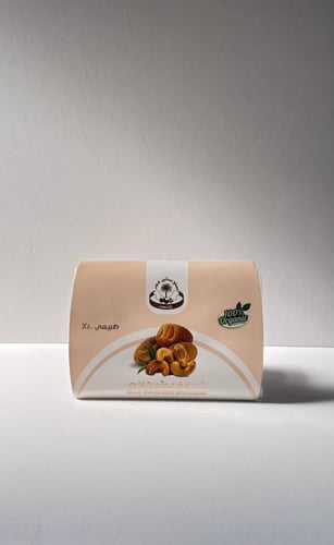 تمر خلاص فاخر محشو بالكاجو Dates with cashew nuts