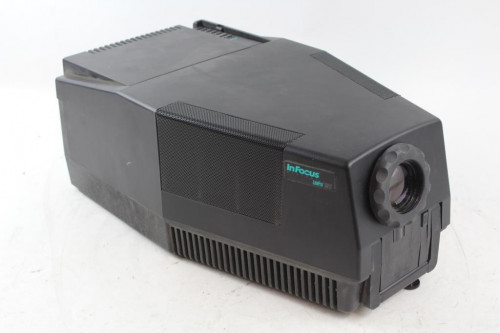 بروجكتر InFocus LitePro 550LS جهاز قديم استخدم في التعليم في ثمانينات وتسعينات القرن الماضي يمكن توصيله بالكمبيوتر وجهاز استقبال ا...