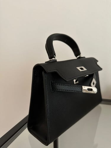 سمول باق 22 سم - لون اسود بخياطة سوداء