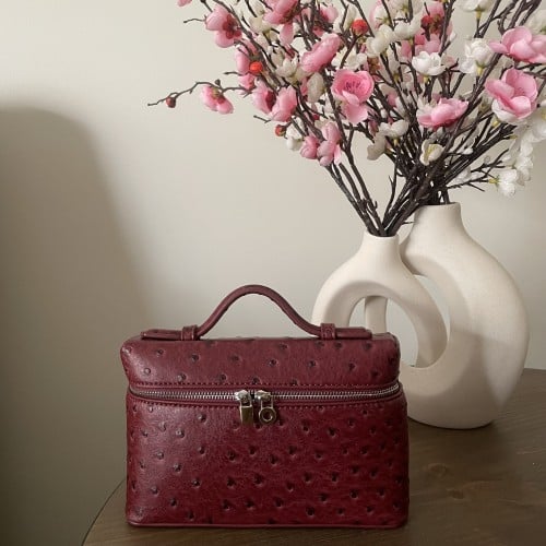 لورا باق - لون عودي جلد نعام