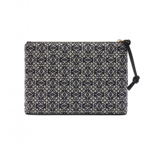 باوتش لويفي