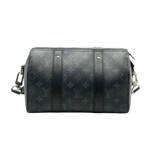 شنطة كتف لويس فيتون | Louis Vuitton shoulder bag