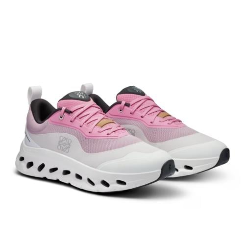 سنيكرز تعاون اون كلاود X لويفي | Loewe x On Cloud...