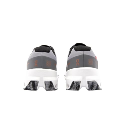 سنيكرز تعاون لويڤي مع اون كلاود