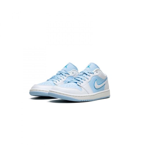 سنيكرز نايك