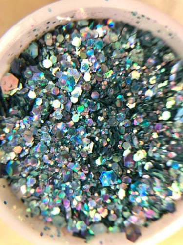 قلتر أظافر أزرق