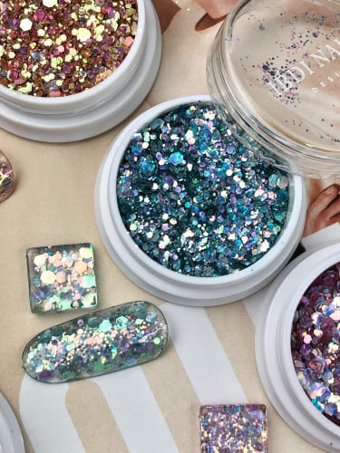 قلتر أظافر أزرق