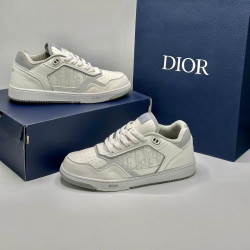 حذاء ديور للجنسين