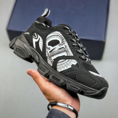 ‏حذاء رياضي ديور