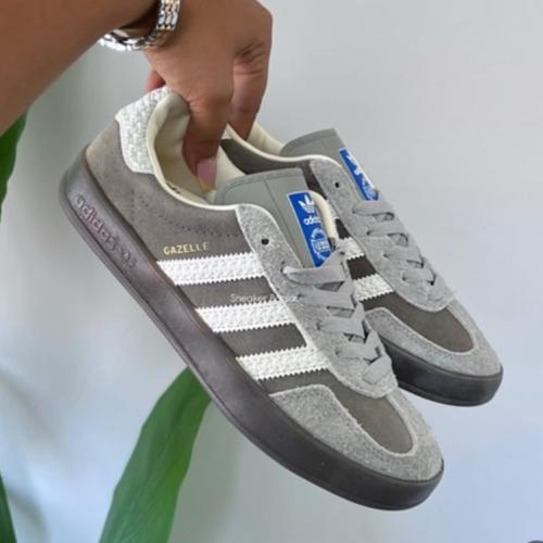 حذاء اديداس