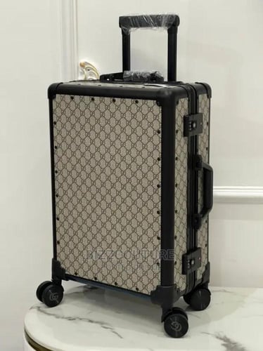 حقيبه سفر قوتشي