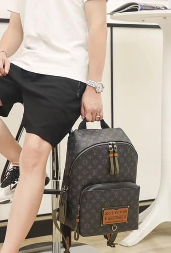 حقيبه ظهر لويس فيتون