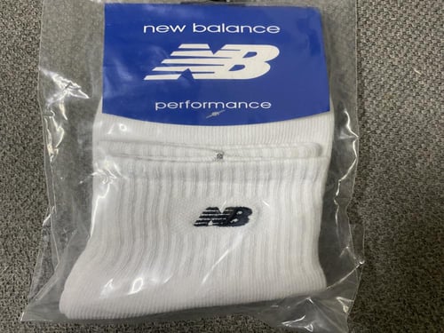 جوارب نيوبالانس طويل أبيض
