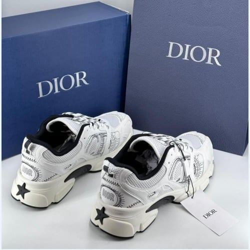 ‏حذاء رياضي ديور