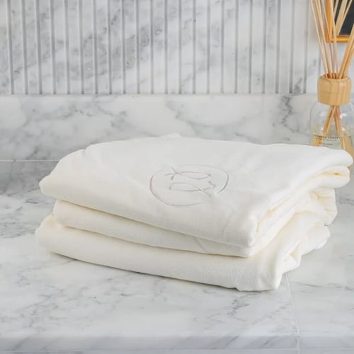 منشفة استحمام كبيرة مقاس 140*70 سم ار جي - RJ Bath...