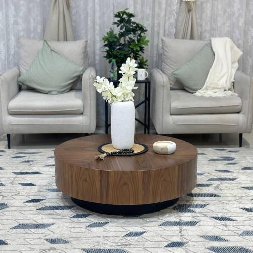 طاولة وسط قشر جوز