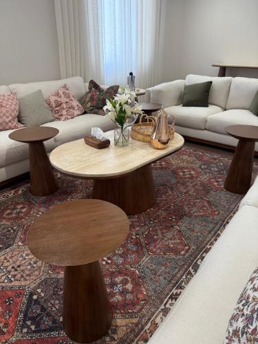 طقم طاولات ترافنتينو