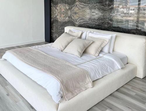 سرير نفرين WOK