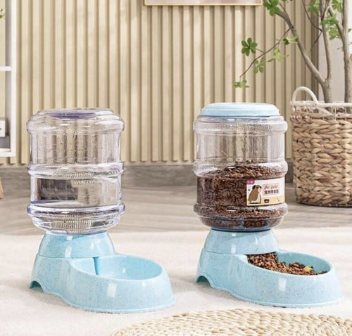 موزع للطعام و الماء