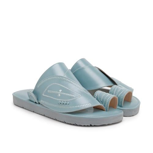 حذاء شرقي سماوي تطريز عين