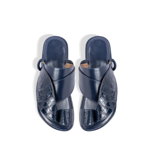 حذاء شرقي كحلي نقشة التمساح