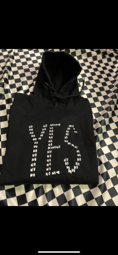 بلوفر بتصميم Yes.No