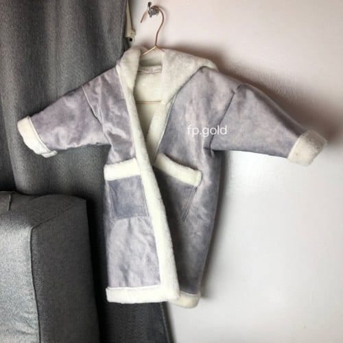 فروه رمادي بدون تطريز