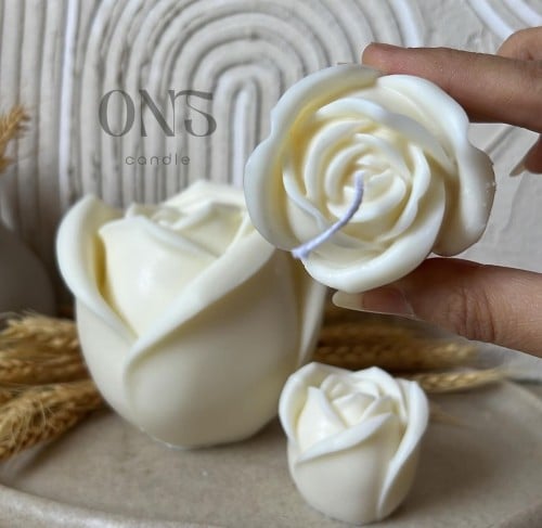 شمعة الوردة