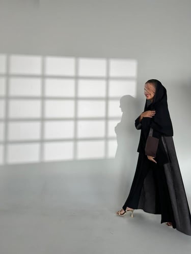 VR16 BLCAK WITH BROWN AND GREY (تسليم فوري)