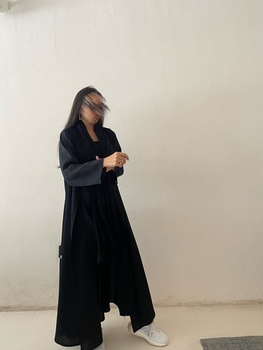 All black with striped sleeves (للتسليم الفوري - م...