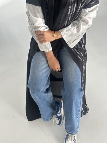 VR14 BLACK& OFF WHITE