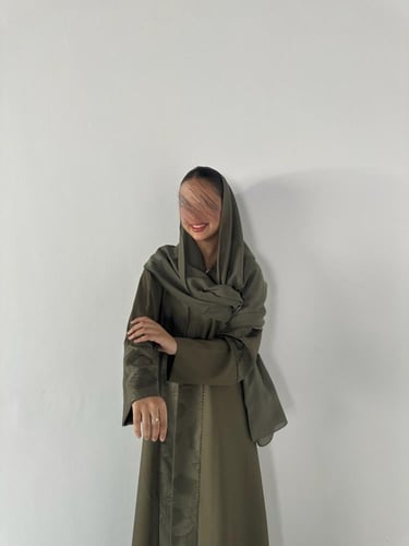 VR41 OLIVE SEAM ABAYA