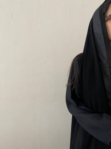 All black with striped sleeves (للتسليم الفوري - م...