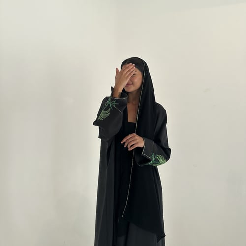 تسليم فوري BLACK SND ABAYA