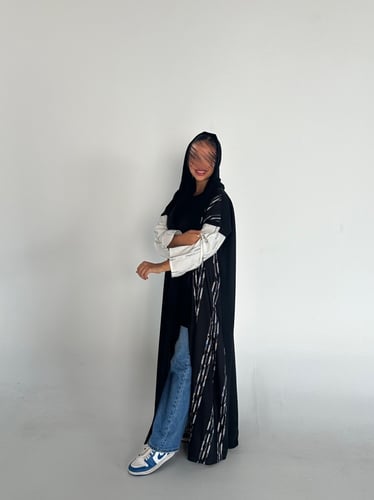 VR14 BLACK& OFF WHITE