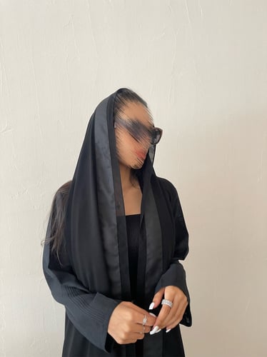 All black with striped sleeves (للتسليم الفوري - م...