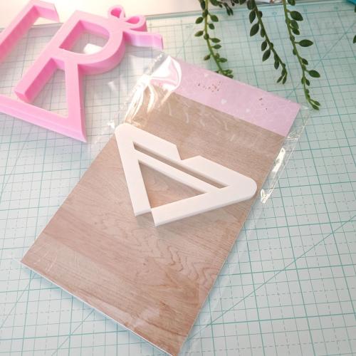 مثلث قاطع زوايا التغليف