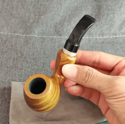 غليون من خشب الصندل