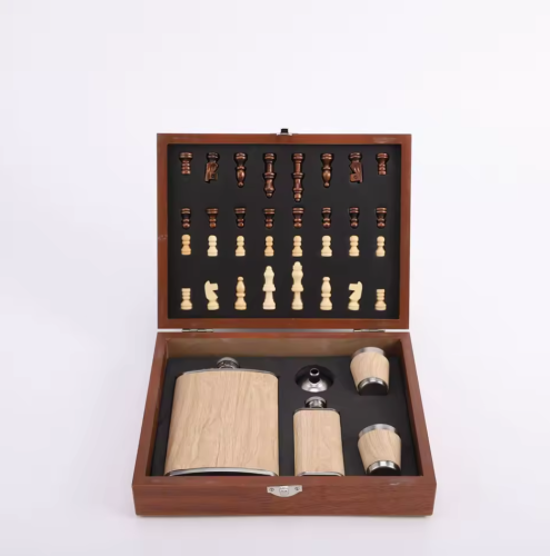 صندوق شطرنج فاخر مع قارورة