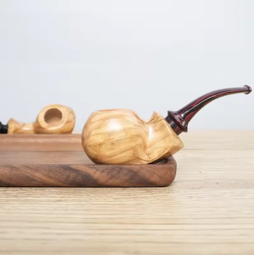 غليون من خشب الزيتون