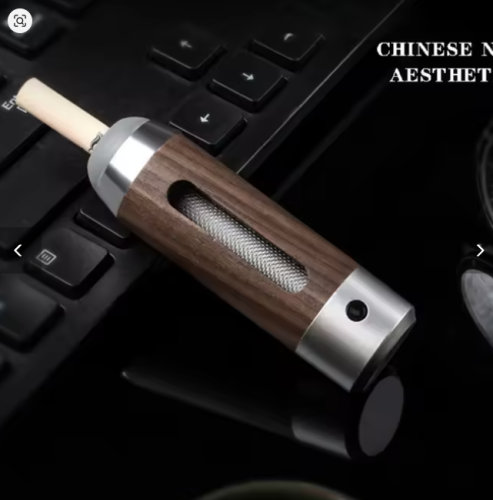 منفضة سجائر صغيرة مع ولاعة