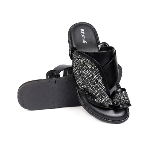 حذاء شرقي من باتونيا - اسود