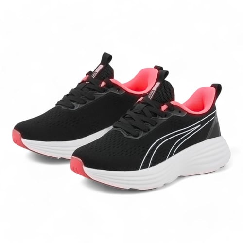 حذاء رياضي للنساء من باتونيا - أسود ووردي